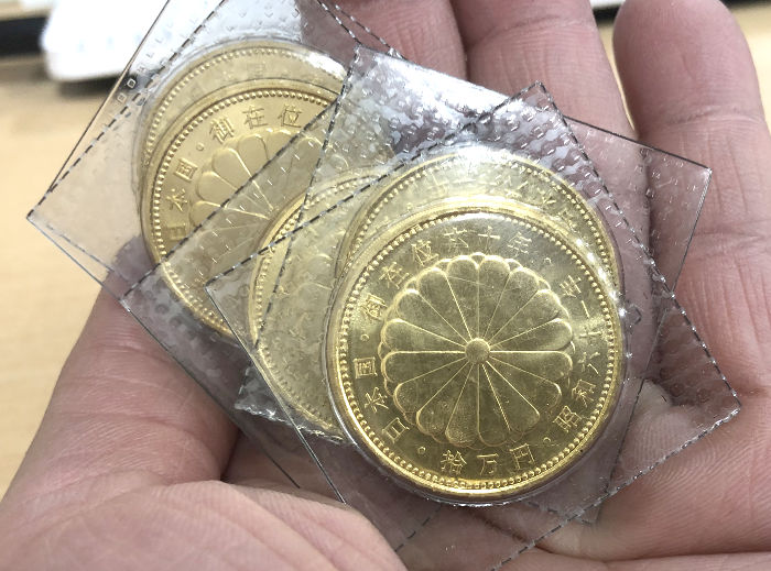 昭和61年発行 ご在位60年 1万円記念硬貨-